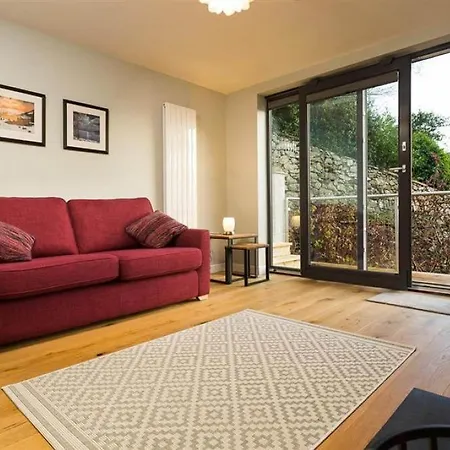 Gale Coach House *